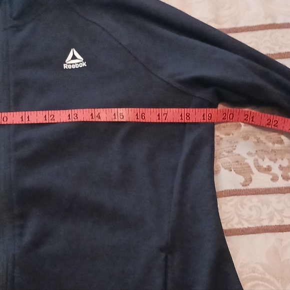 Reebok Jacket Black Size Large EUC PTP 19.5" W 26"L - Picture 9 of 12